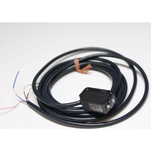 E3Z-LS63 Amplifier built-in photoelectric sensor Distance setting type 2m