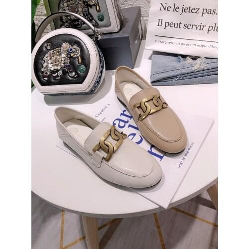 2021 spring and autumn new metal buckle flat shallow mouth womens shoes British style all-match small leather shoes