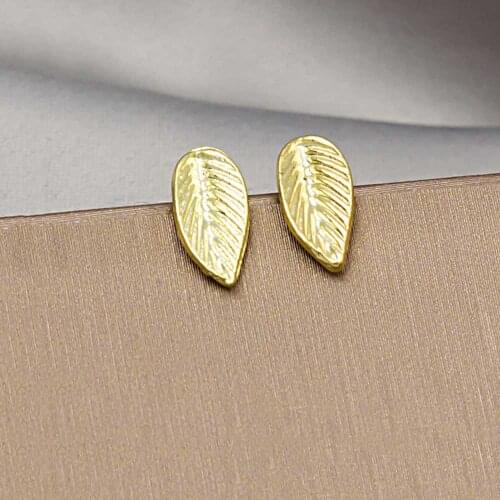 Cute Small Gold Color Leaf Stud Earrings For Women Ear Piercing Jewelry Female Metal Earings Costume Accessories