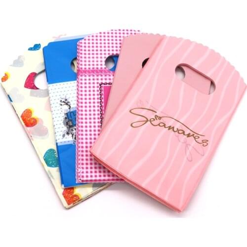 Mini 100pcs Random Mixed Color 9*15cm Pretty Plastic Jewelry Gift Packaging Carrier Bags With Handle For Boutique Shopping
