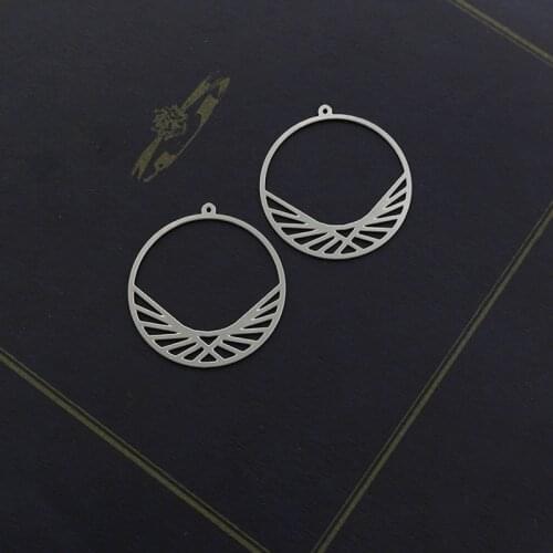Making Jewelry Findings Round Stainless Steel Bead Metal Pendant Laser Cut Circle Steel Charm For DIY Necklace Earrings