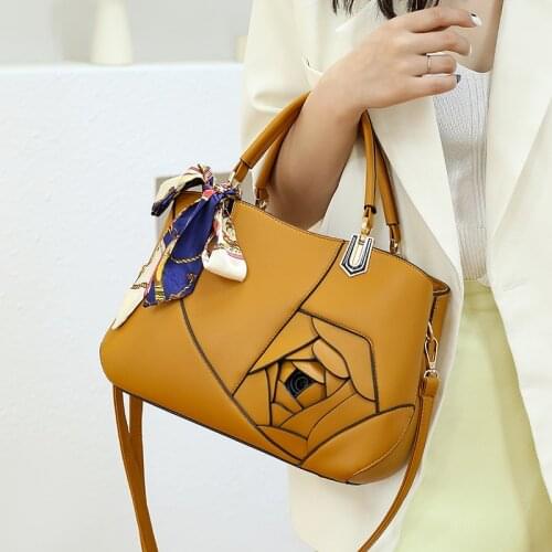 Purple spirit bird Women's Bags With Flowers