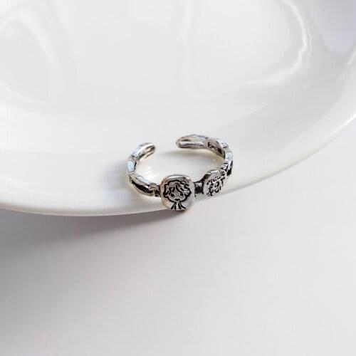 Temperament carved little girl ring retro distressed geometric alphabet personality open ring