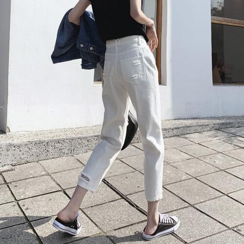 Acacia Person Women's Cropped Jeans