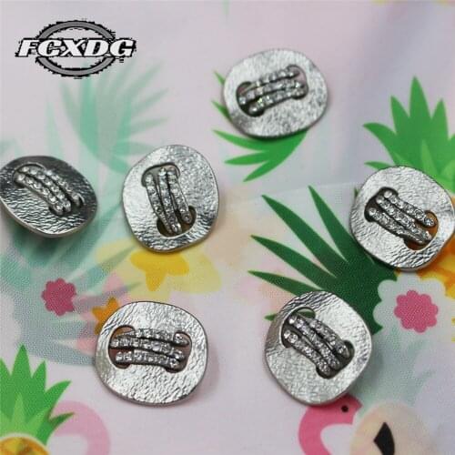 Luxury Rhinestones Ladies Sweater Buttons Decorative Buttons for Clothing Fashion Sewing Accessories 20mm Craft Buttons for Coat