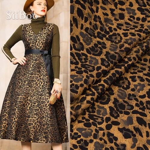 European luxury leopard printed polyester yarn dyed jacquard fabric for winter windbreaker dress tecido telas por metro SP5880