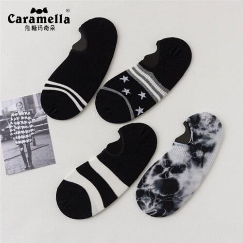 4 Pairs/Lot Caramella Mens Pad Dyeing No Show Invisible Cotton Socks Non Slip Low Cut Black and White Socks