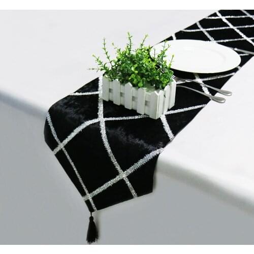 Luxury Fashion Diamond Lattice Velvet Table Runner Bed Runner Party Wedding Decors Stripe End of the Bed Table Cloth Towels