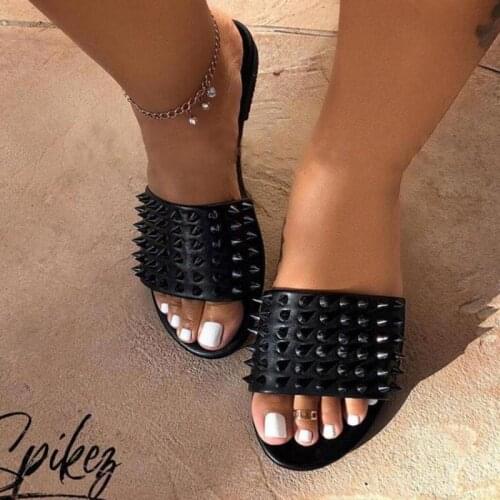 Women Rivet Slippers Flat Casual Ladies Slides Open Toe Outside Metal Decoration Soft Beach Shoes Summer Female Footwear Hot