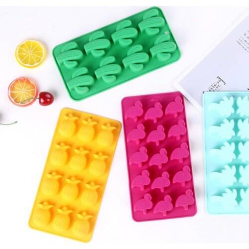 Ice Mold Non-stick Low Temperature Resistance Silicone Kitchen Elastic Ice Making Mold for Kids