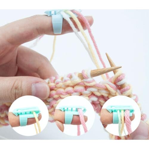 4Pcs/Set Yarn Guides Knitting Thimble Ring Type Knitting Tools Finger Wear Thimble Yarn Spring Guides Plastic Needle Thimble