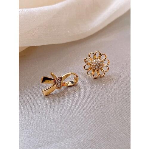 Bowknot small daisy earrings minimalist spring earrings ins tide niche brand earrings asymmetry Trend Personality Tiny Ear Studs