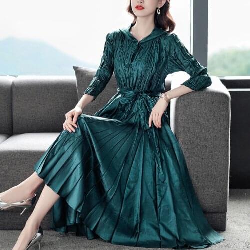 Fashion Miyake pleated plus size dress 2020 spring new womens over-the-knee long slim fit was thin and western style dress