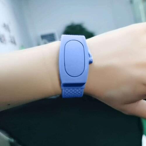 Disinfectant Sanitizer Dispenser Bracelet Wristband Hand Pump Disinfectant Sanitizer Dispensing Silicone Bracelet with Bottle