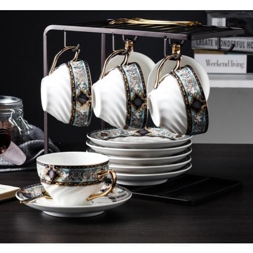 High Quality Bone China Tea Cup and Saucer Set Luxury Coffee Cup Vintage White Ceramic Coffee Cups Classic Nordic Kitchen D6D
