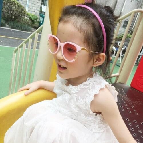 2019 year Kids sunglasses UV400 Golden leg Cute boys&girls 3-9 years eyewear Hollowed Diamonds Frame child glasses Children n333