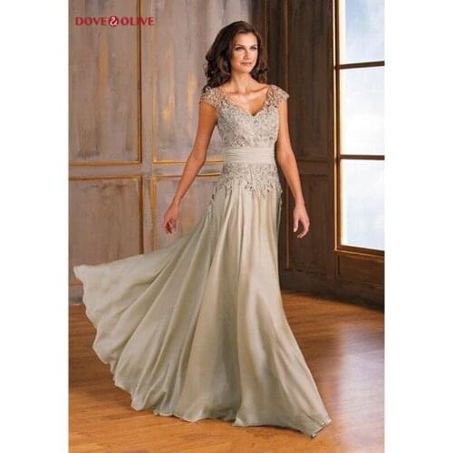 Chiffon Mother of the Bride Dresses 2021 Long Lace Appliqued Cap Sleeves V Neck A Line Floor Length Formal Party Women Gowns