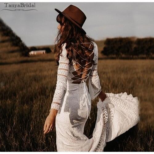 Unique Lace Bohemian Wedding Dresses Lace Up V-Neck Bridal Gowns Striking Dreamy Engagement Gowns Abiti Da Sposa DW485