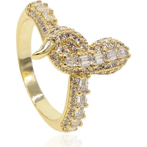 2020 New Fashion Gold Filled Baguette Stone Women Finger Ring Cz Paved Classic Animal Animal Snake Shape Wrap Finger Jewelry