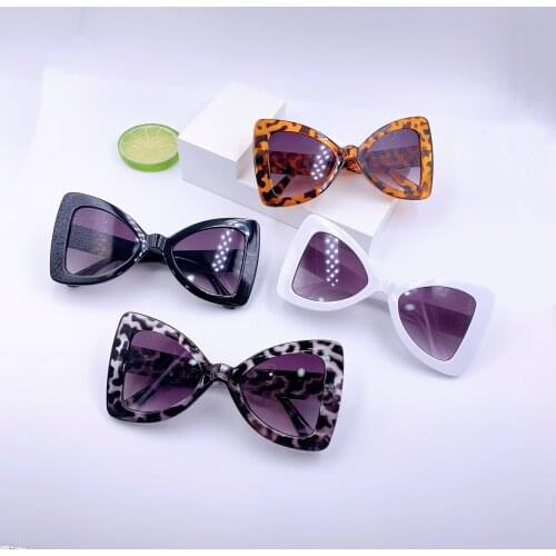 2021 Fashion Kids Girls Boys Sun Glasses Leopard Pearls Frame Beach Sunglasses Summer Children Eyewear Outdoor 3-12Years