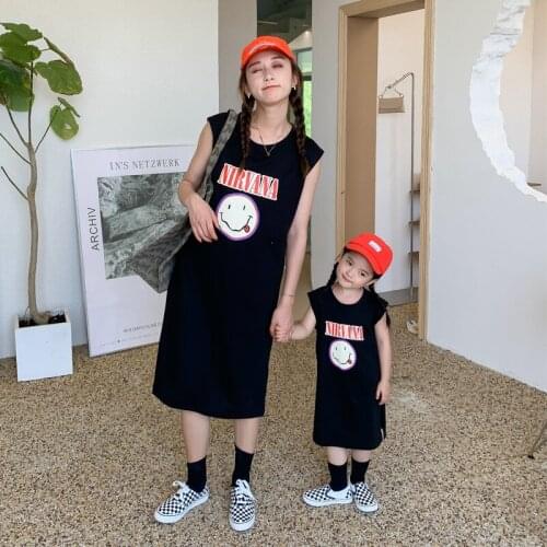 Summer Family Matching Clothes Mother and Daughter Dress Sleeveleess Print Cotton Dress for Mom and Girls Mommy and Me Clothes