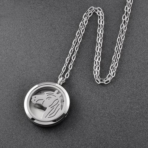 IJP0161 Horse Stainless Steel Aromatherapy Keepsake Pendant Essential Oils Diffusers Perfume Free 12 Pads Memorial Necklace Gift