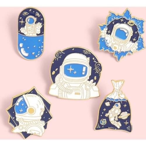 Beautiful Blue Starry Sky Astronaut Badge Fashion Cartoon Capsule Universe Metal Enamel Brooch Creative Lapel Backpack Jewelry