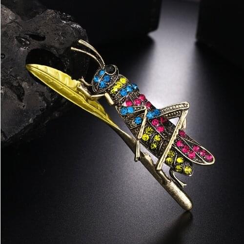 Creative locust grasshopper animal insect brooch women children rhinestones gender pin brooches clothing accessories