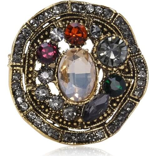 Popular popular diamond brooches accessories temperament of restoring ancient ways is hollow-out crystal brooch pin