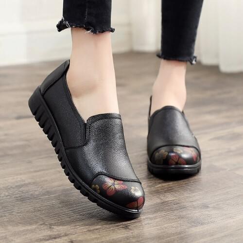 Spring Black Flat Loafers Women Leather Boat Shoes Metal Decoration Casual Flats Female Loafer Shoes Fashion K2-35