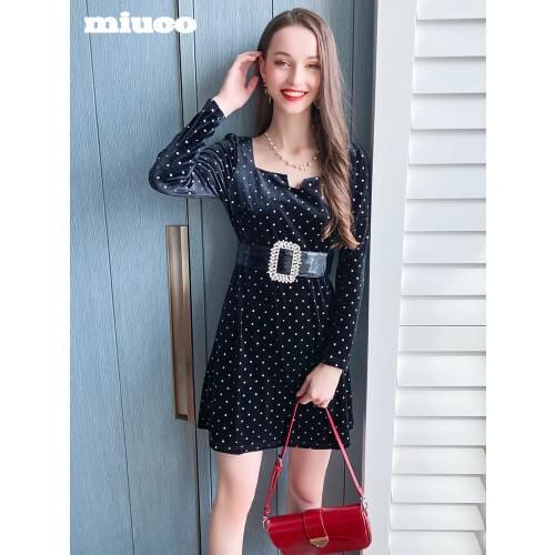 Personalized neckline wave point hot gold belt slim velvet dress girl 2021 Spring new High Quality Top Quality