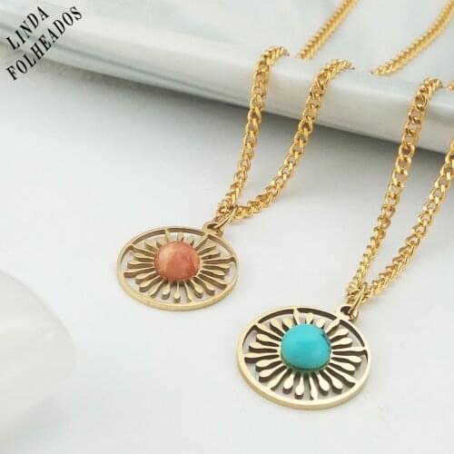 LINDA FOLHEADOS Vintage Necklaces