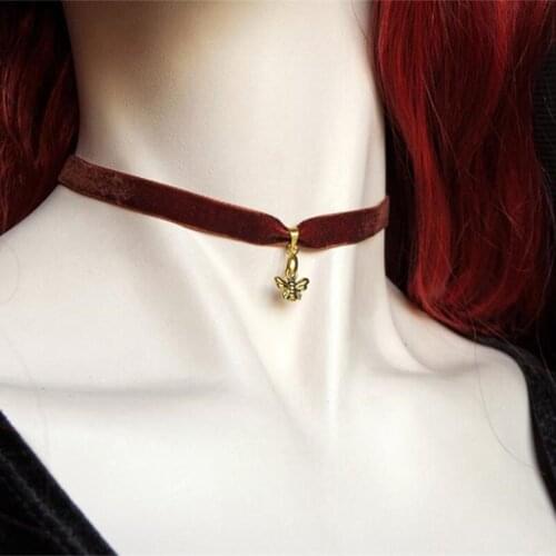 Fashion Brown Velvet Ribbon Collar Golden Bee Pendant Necklace Witch Jewelry Simple Ladies Trend Neckband Necklace