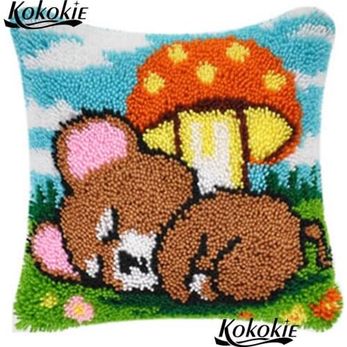 3d printed bear carpet Latch hook rug making kit Handmade Unfinished Embroidery Pillowcase Crocheting Rug Yarn cushion mat