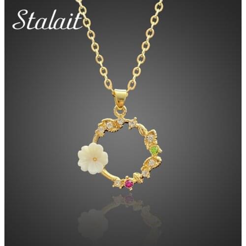 K-pop Wreath Flower Necklace For women Gold Color Leaf Rhinestone Green Crystal Pendant Necklace For Girlfriend Gift