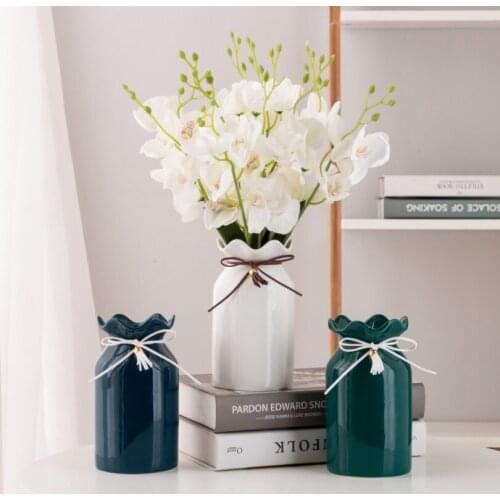 Creative Simple Ceramic Vase Nordic Home Characteristic Porcelain ornaments Handicraft Ornaments Model Room Flowers