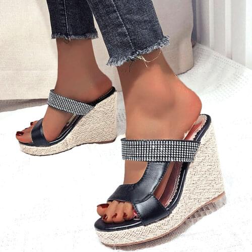 SaraIris Women's Slippers