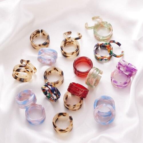 QiLuxy 2Pcs/Set Colour Hollow Acrylic Heart Butterfly Opening Rings for Women Men Fashion Couple Lovers Rings Jewelry Gifts