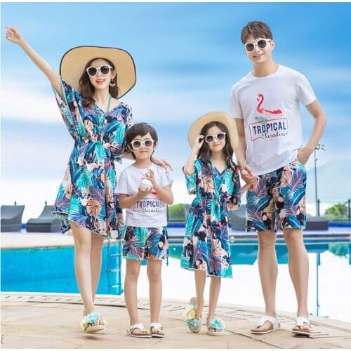 Family Matching Outfits Summer Flamingo Beach Wear Clothes Men Boys Cotton Short Sleeves T shirt Pants Women Girls Dress SA1386