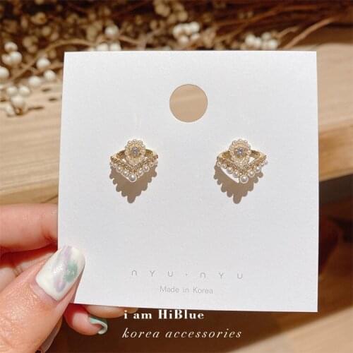 Love Pearl Stud Earrings Simple Cold Wind Net Red Temperament Female Earrings 2020 New Tide Personality elegant Trend Earrings