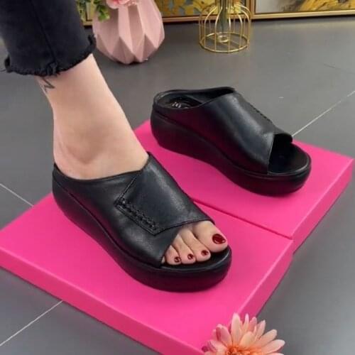 Slippers For Women Summer New Fashion Soft Leather Mules 2021 Thick Sole Shoes Fish Mouth Flip Flop Beach Slides Beige Black Red