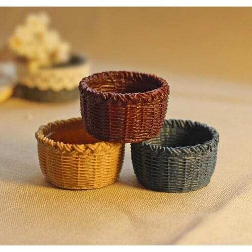 Portable Beautiful Dollhouse Miniature Basket Model Resin Miniature Basket Realistic for Entertainment