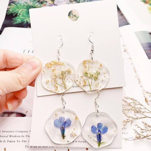 1Pair Silver Natural Dried Flower Earrings Wave Surface Transparent Dry Flower White Forget Me Not Resin Earrings