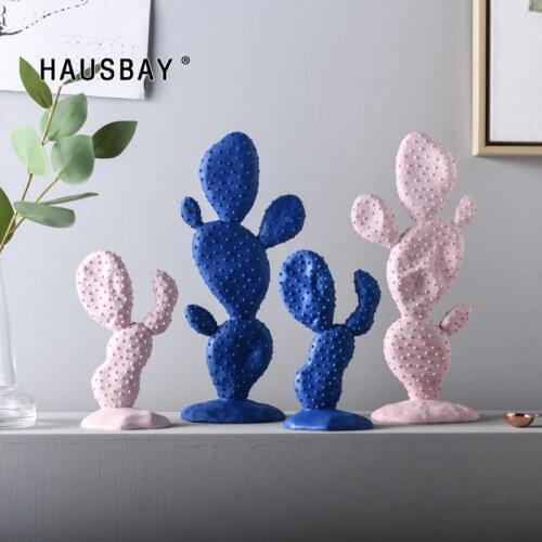 Cactus Figurines Decorations Living Room Decoration Crafts Golden Resin Cactus Statue Modern Wine Cabinet Furnishing 05475