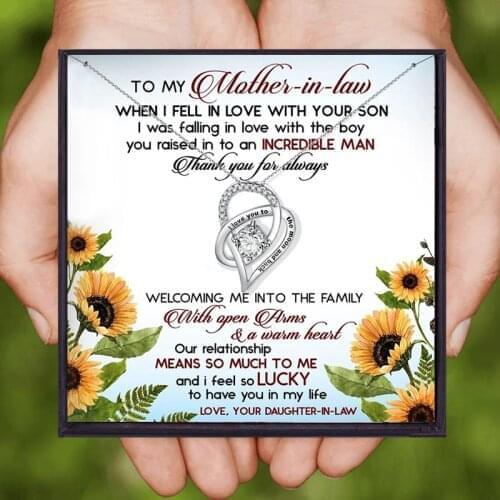 Mom Gift Necklace for Mom Heart Crystal Pendant Necklace I Love You to The Moon and Back Chain Necklace Gifts Mother in Law