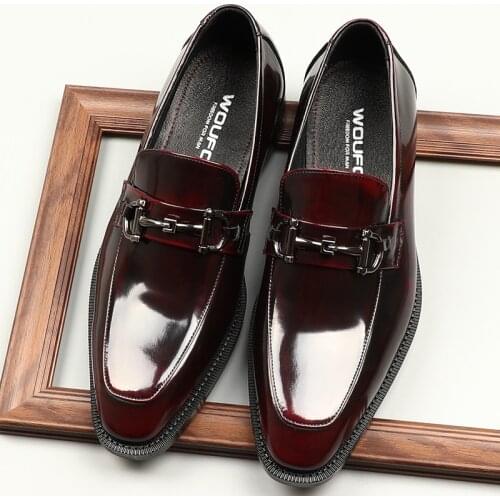 Mens formal leather shoes, European version square toe, set of feet made of pure leather, high-end wedding, cow patent leather