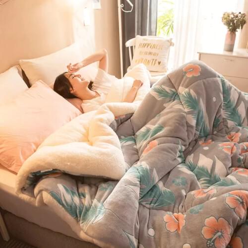 Lamb cashmere Winter patchwork Thick Warm soft comfortable Quilt Duvet bedroom Luxury Printed Blanket quilts Bedding Comforter