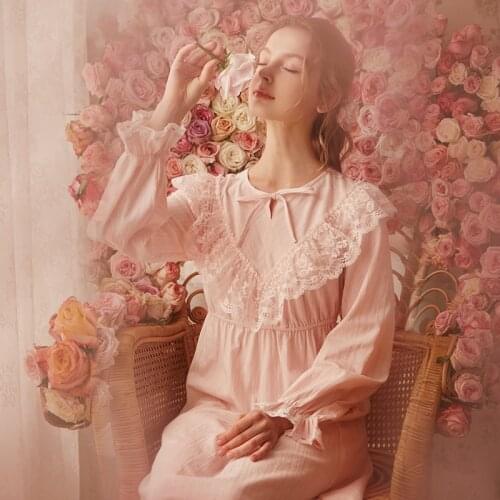 Free Shipping 2018 New Autumn Womens Long Pyjamas Lace White and Pink Sleepwear 100% Cotton Nightgown Sweet Vintage Nightshirt