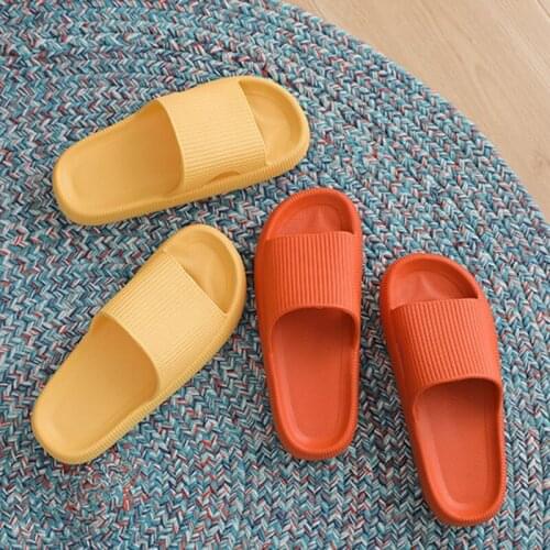 2020 Thick Sole Home Slippers 4.5cm Heel Ladies Platform Flat Shoes Non-slip EVA Living Room Indoor Slides