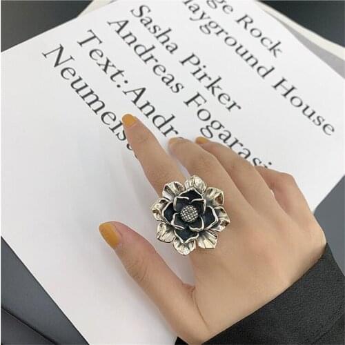2021 New Retro Punk Exaggerated Big Flower Ring Fashion Exquisite Imitation Pearl Ring Womens Stainless Steel Mothers Day Gift